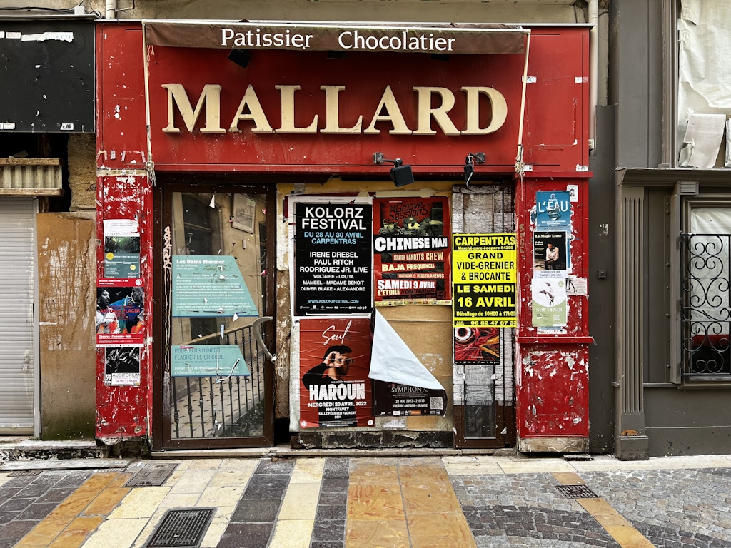 #Shopfront, Avignon, France