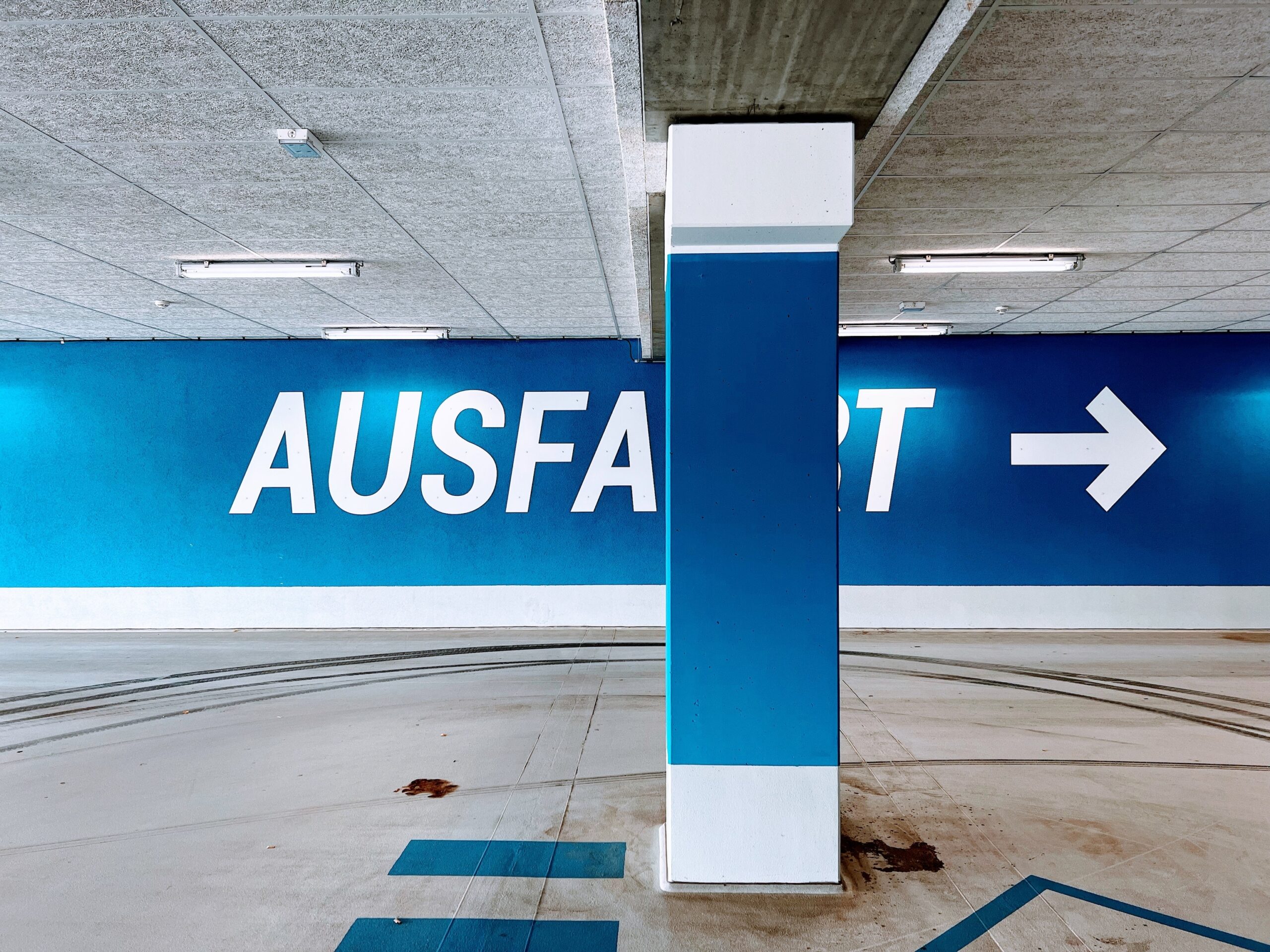 Ausfahrt (Exit)