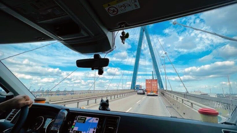 Driving on the Köhlbrand Bridge